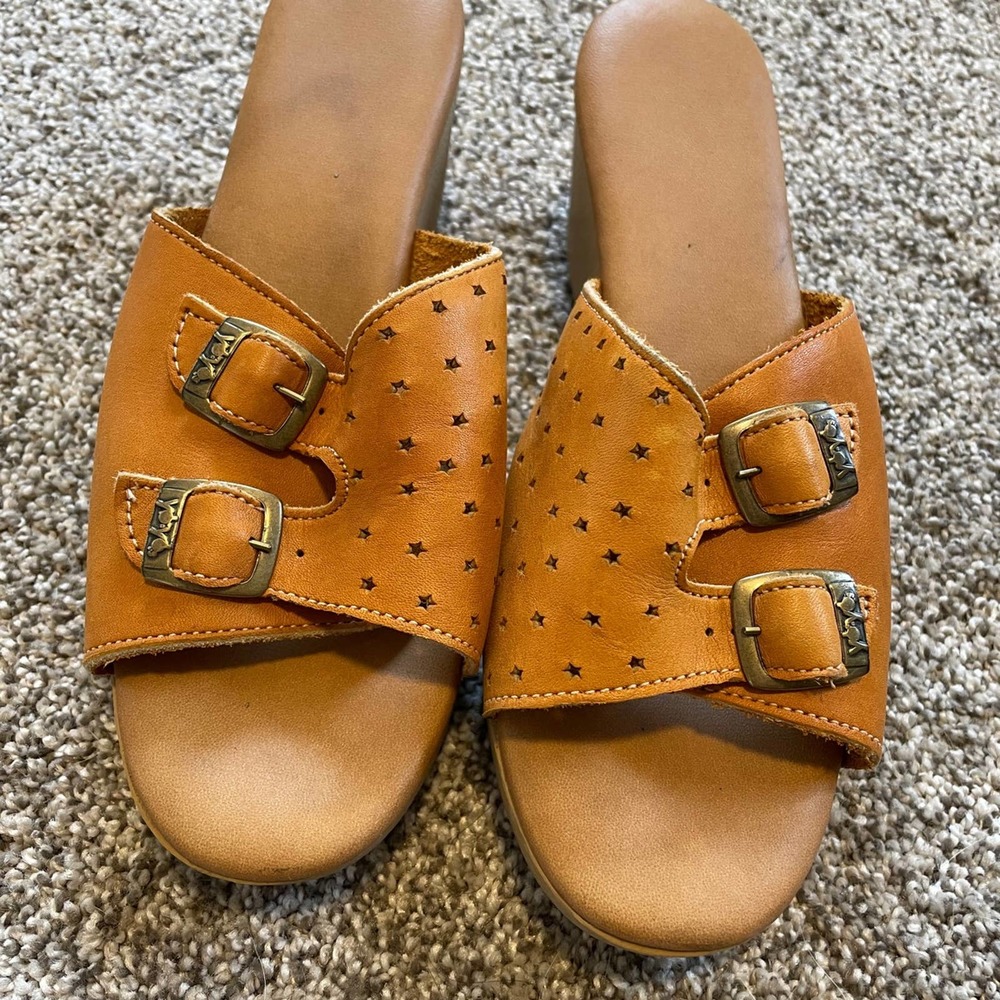 70s YoYos sandals
